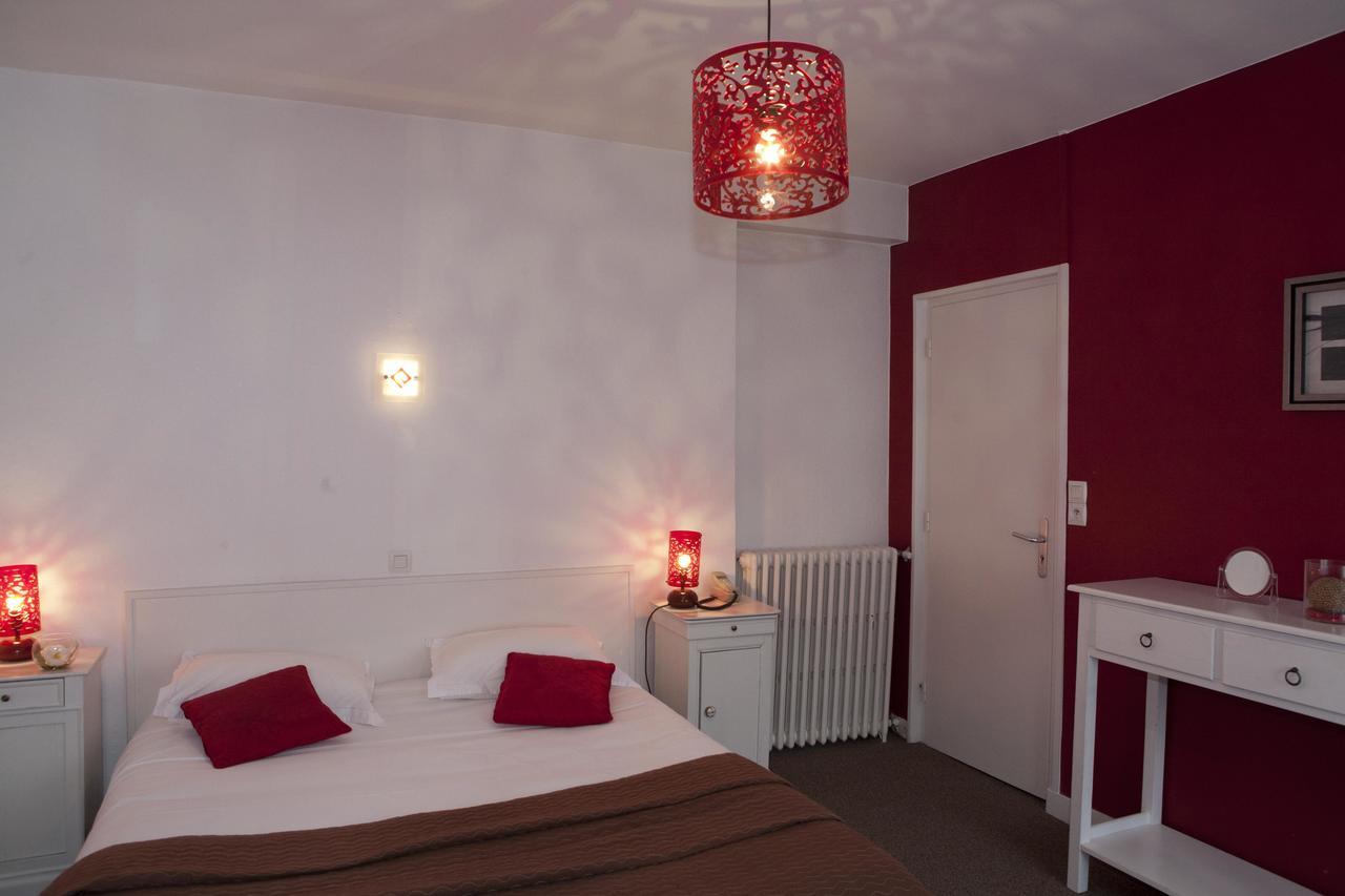 Logis Hotel Le Chrismas Châteaulin Екстериор снимка