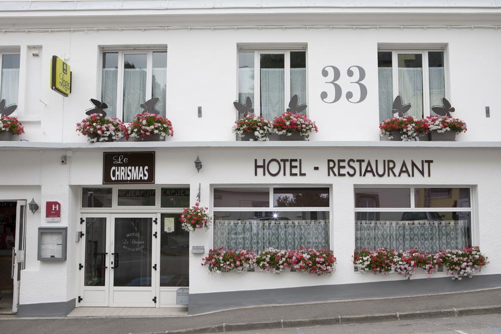 Logis Hotel Le Chrismas Châteaulin Екстериор снимка