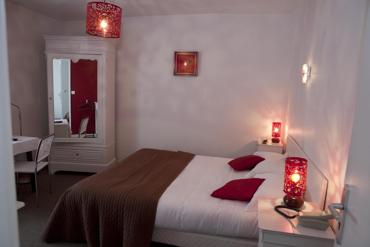 Logis Hotel Le Chrismas Châteaulin Екстериор снимка