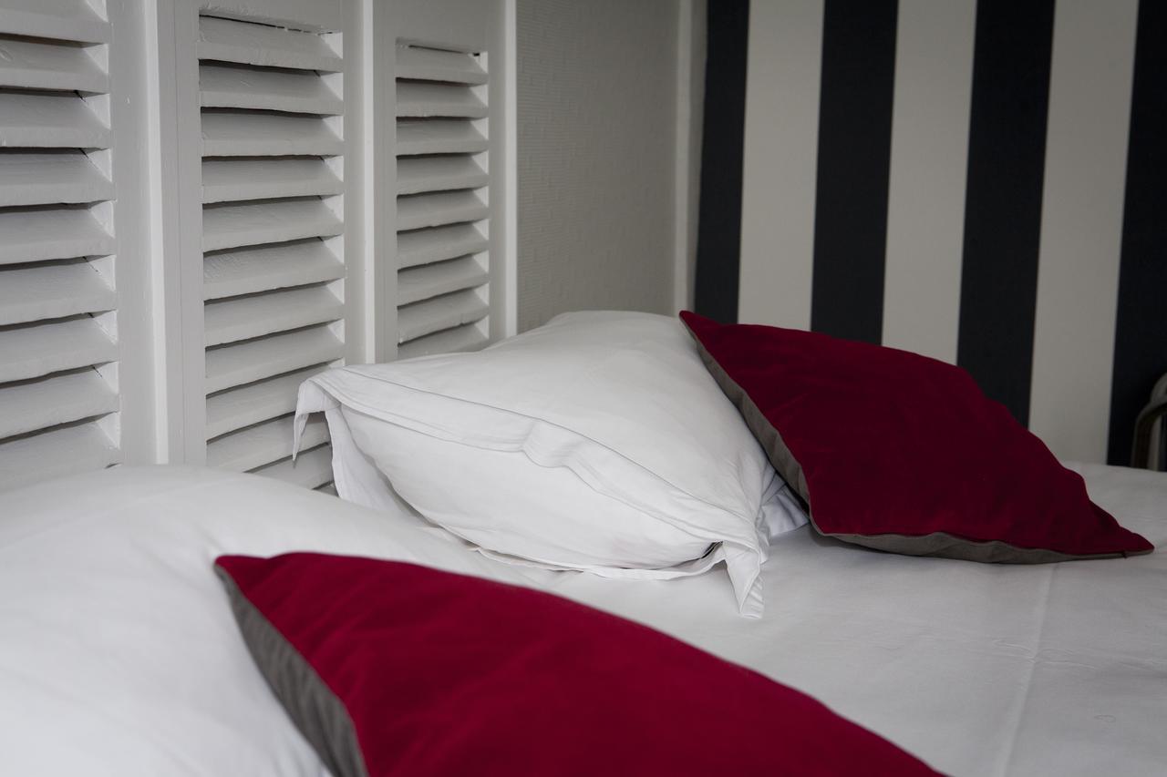 Logis Hotel Le Chrismas Châteaulin Екстериор снимка